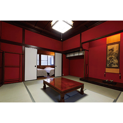 朱色の間